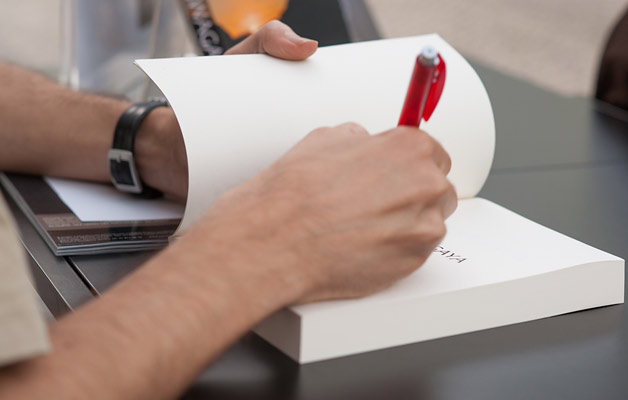 Fotos da Sesso de Autgrafos